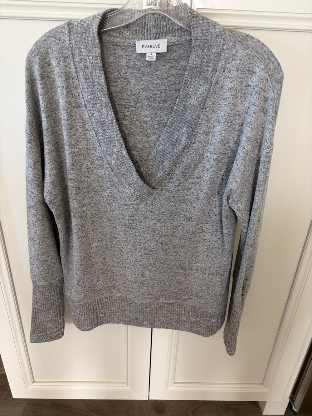 Evereve  Maci Women’s V Neck Pullover Sweater size S